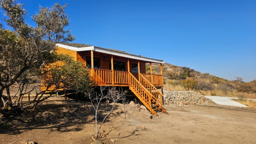 4 Bedroom Property for Sale in Zilkaatsnek North West